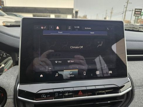 Used 2023 Jeep Compass Latitude w/ Convenience Group image 32