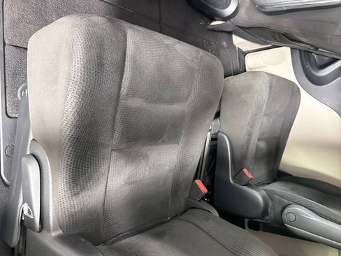 Used 2016 Dodge Grand Caravan SXT image 16