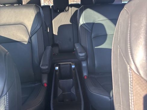 Used 2023 Nissan Pathfinder SL w/ SL Premium Package image 9