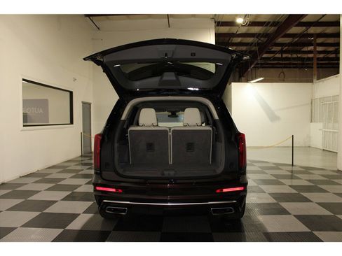 Used 2020 Cadillac XT6 Premium Luxury w/ LPO, Floor Liner Package image 21