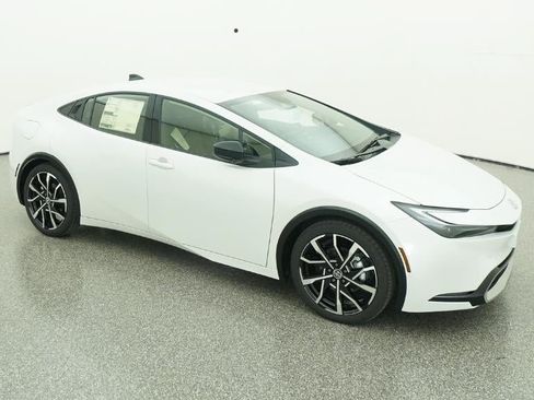 New 2026 Toyota Prius Plug-In Hybrid FWD image 12