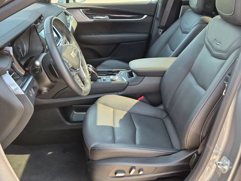 Certified 2024 Cadillac XT5 Premium Luxury w/ LPO, Floor Liner Package AWD/4WD image 19