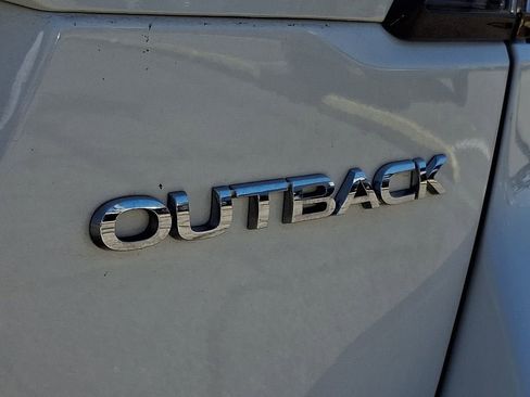 Used 2024 Subaru Outback Premium AWD/4WD image 32