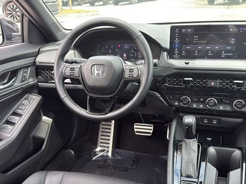 Used 2025 Honda Accord Sport image 15