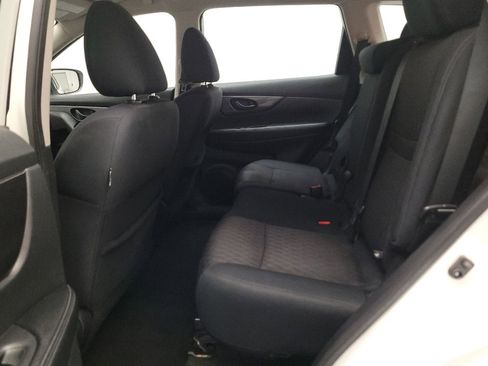 Used 2019 Nissan Rogue S FWD image 18