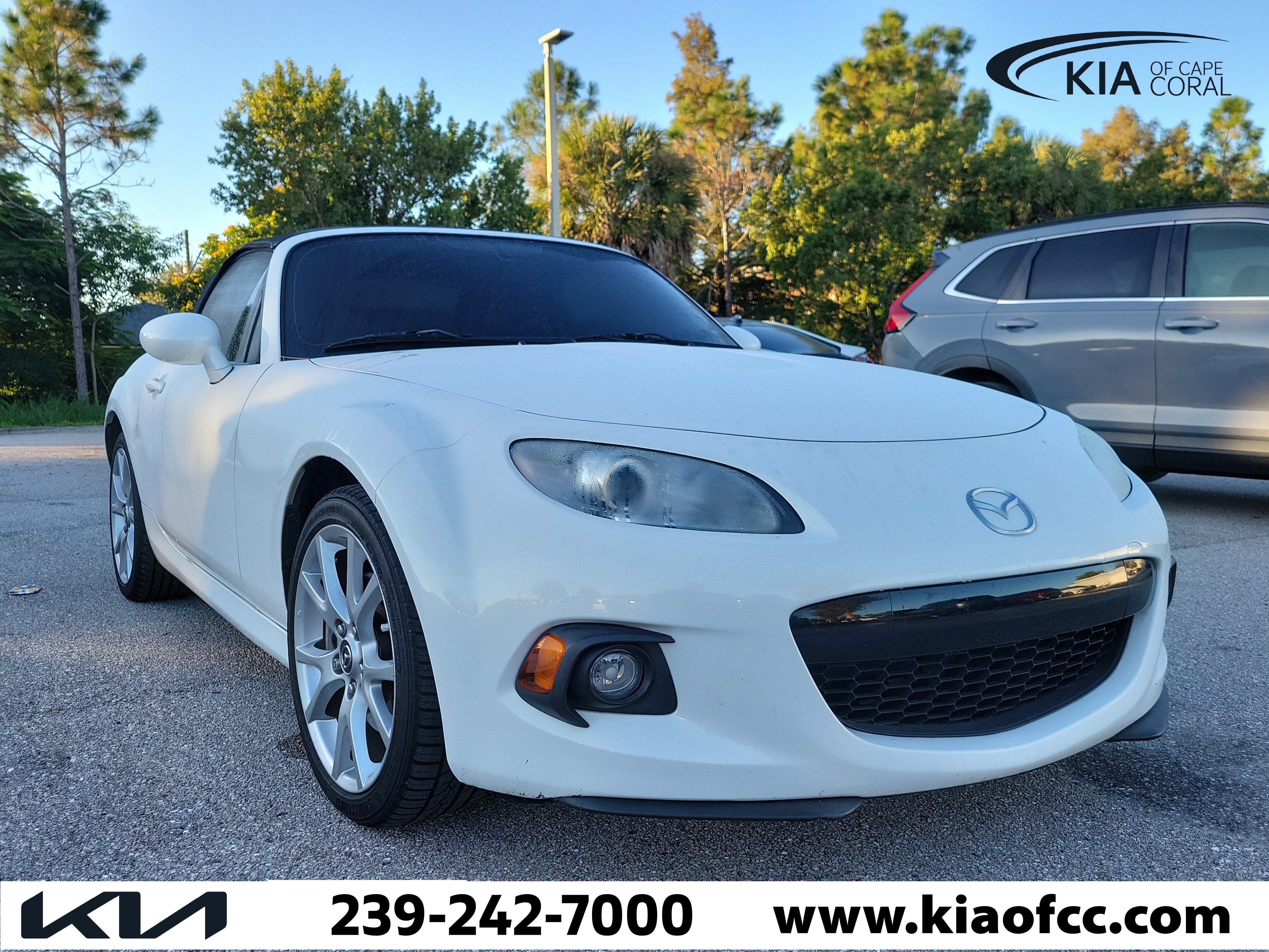 Used 2013 MAZDA MX-5 Miata Grand Touring RWD image 2