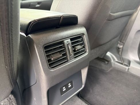 Used 2025 Nissan Rogue SV AWD/4WD image 24