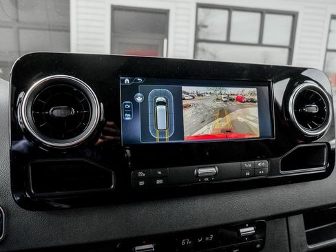 Used 2025 Mercedes-Benz Sprinter 2500 image 17