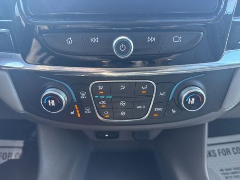 Used 2018 Chevrolet Traverse LT image 18