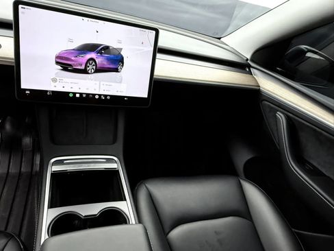 Used 2024 Tesla Model Y Long Range AWD/4WD image 33