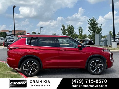 Used 2023 Mitsubishi Outlander SEL AWD/4WD image 8
