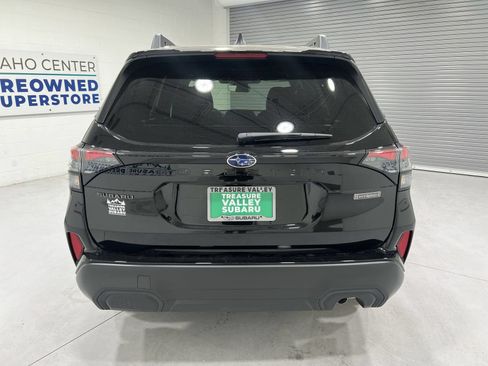 Used 2026 Subaru Forester Premium AWD/4WD image 7