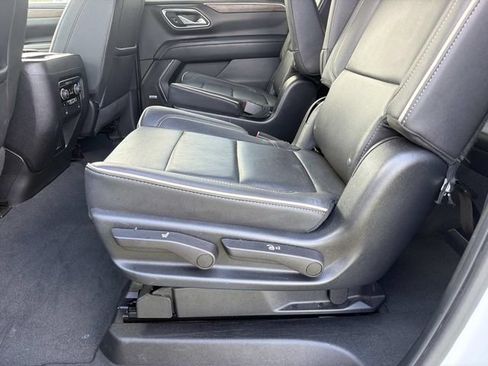 Used 2023 Chevrolet Suburban Premier AWD/4WD image 15