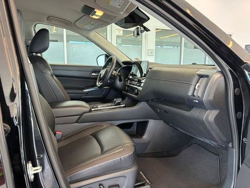 Certified 2024 Nissan Pathfinder SL AWD/4WD image 24