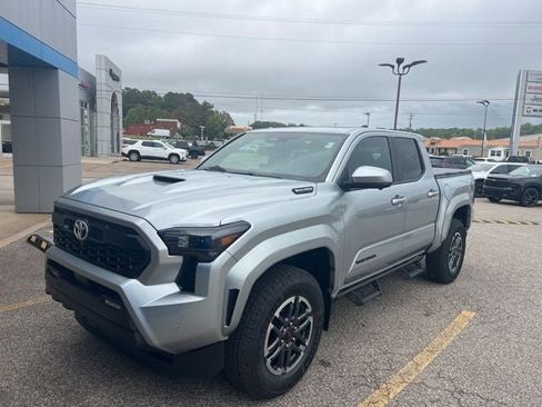 Used 2024 Toyota Tacoma TRD Sport w/ TRD Sport Premium Package AWD/4WD image 1