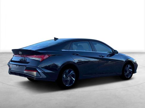 New 2026 Hyundai Elantra SEL Sport Premium FWD image 8