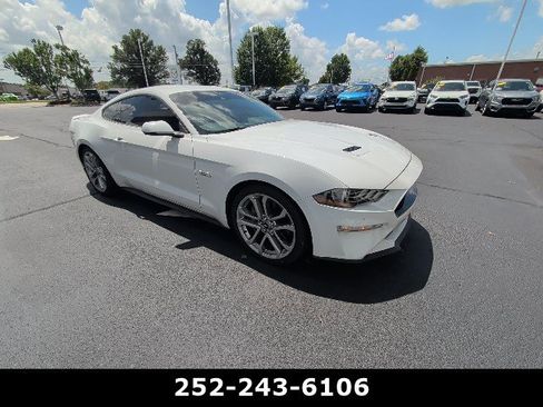 Used 2022 Ford Mustang GT Premium w/ Equipment Group 401A RWD image 5