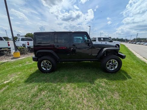 Used 2015 Jeep Wrangler Unlimited Rubicon w/ Dual Top Group AWD/4WD image 2