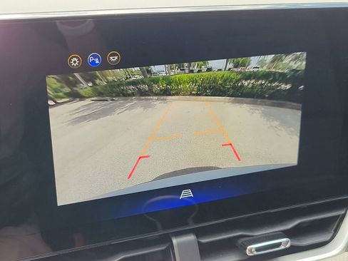 Used 2026 Chevrolet Equinox LT FWD image 24