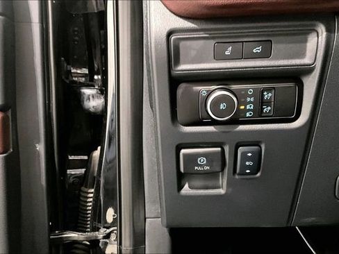 Used 2024 Ford Expedition Limited image 39