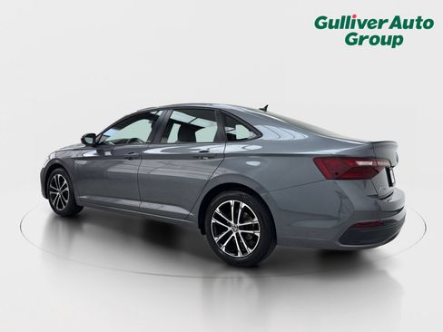 Used 2024 Volkswagen Jetta Sport FWD image 4