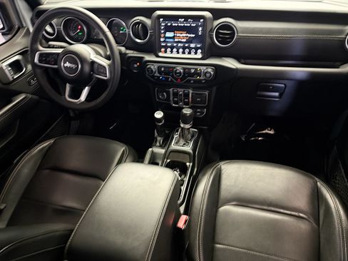 Used 2023 Jeep Wrangler Unlimited Sahara AWD/4WD image 12