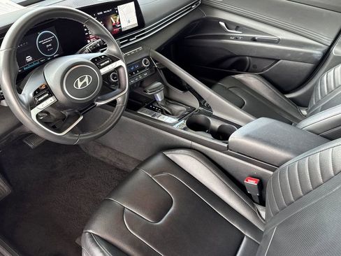Used 2025 Hyundai Elantra Limited FWD image 5