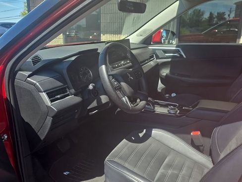 Used 2025 Mitsubishi Outlander SE AWD/4WD image 7