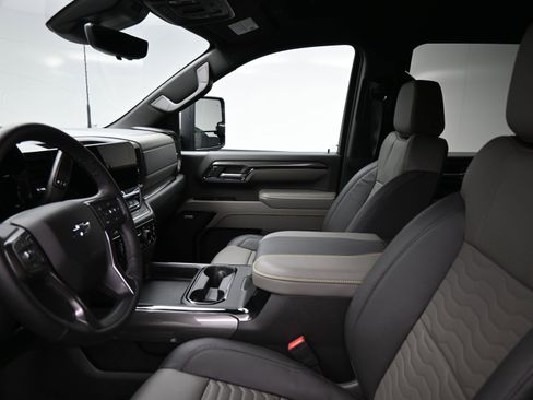 Certified 2026 Chevrolet Silverado 2500 ZR2 image 12