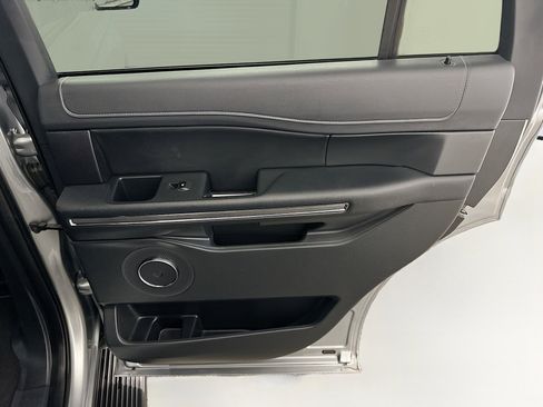 Used 2024 Ford Expedition XLT image 32