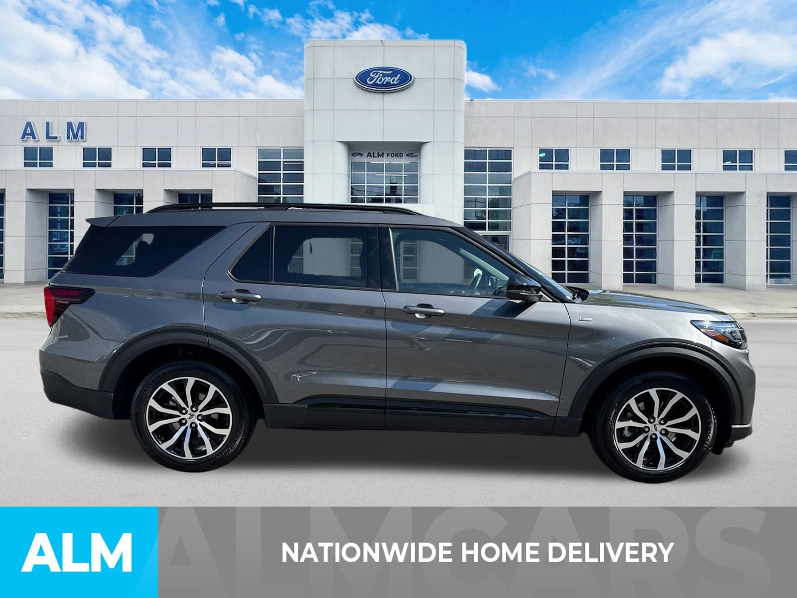 Used 2025 Ford Explorer ST-Line AWD/4WD image 4