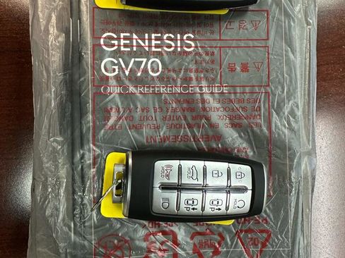 Used 2023 Genesis GV70 2.5T w/ Advanced Package AWD/4WD image 27