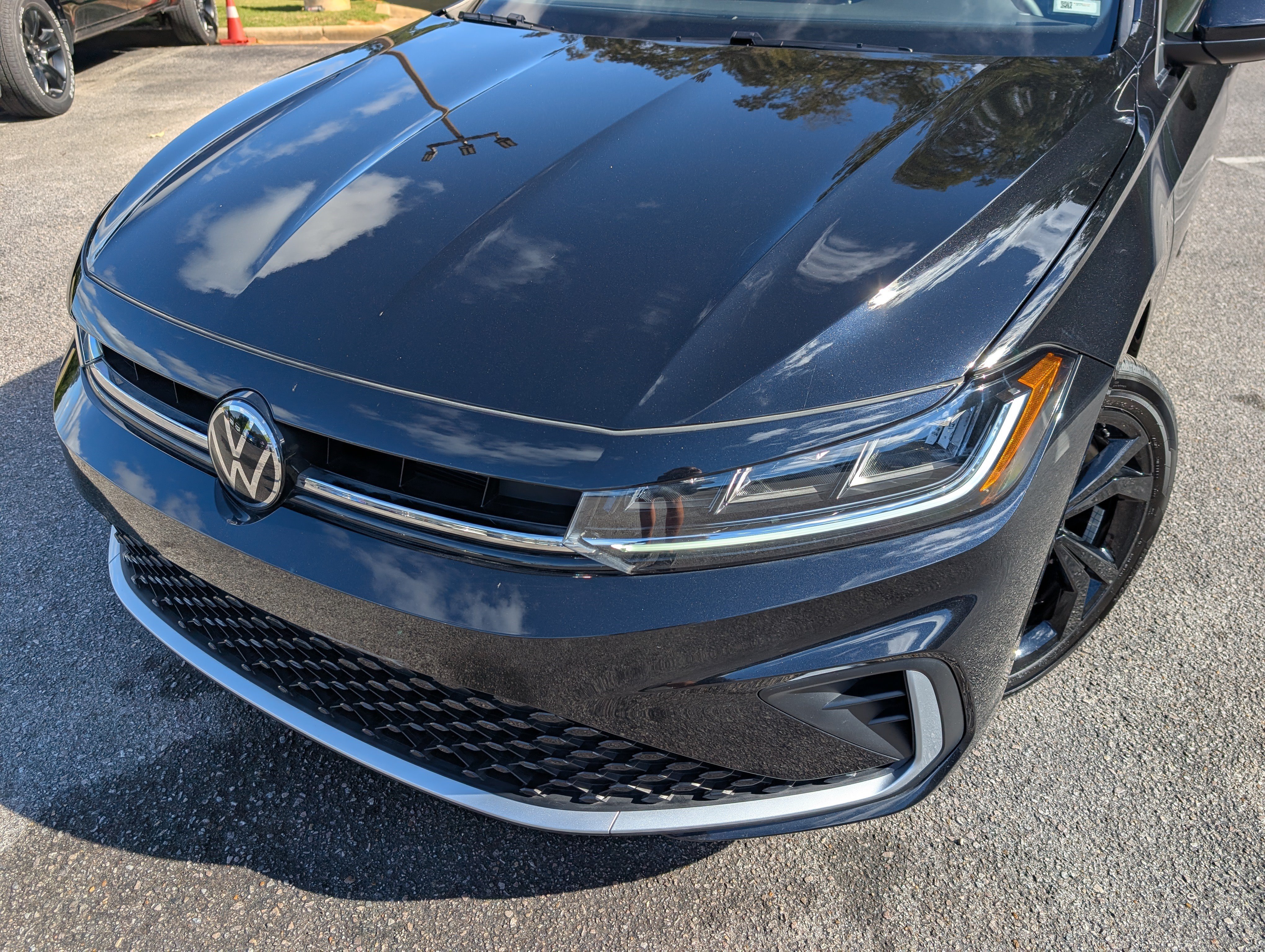 Used 2025 Volkswagen Jetta SE w/ Sunroof Package FWD image 13