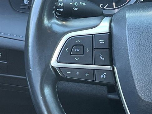 Used 2023 Toyota Highlander LE image 14