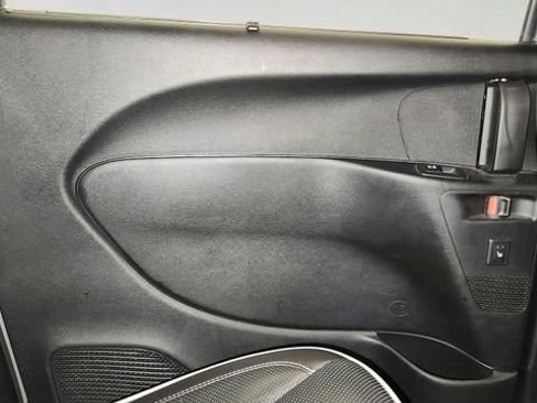 Used 2025 Chrysler Pacifica Limited FWD image 27