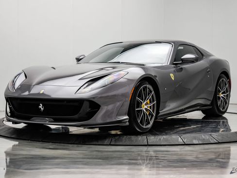 Used 2022 Ferrari 812 GTS RWD image 8