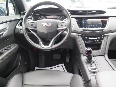 Certified 2024 Cadillac XT6 Luxury FWD image 22