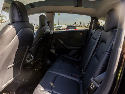 Used 2023 Tesla Model Y AWD image 22