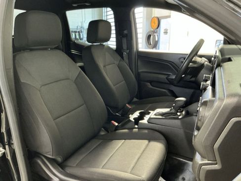 Used 2023 Chevrolet Colorado W/T image 32