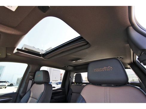 Used 2024 Chevrolet Silverado 2500 High Country w/ High Country Premium Package image 28