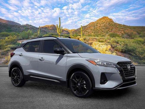 Used 2023 Nissan Kicks SR w/ Interior Electronics Package FWD image 2