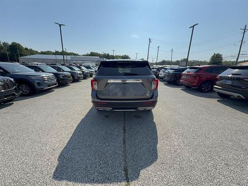 Certified 2023 Ford Explorer XLT w/ Equipment Group 202A AWD/4WD image 4