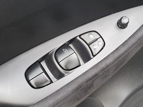 Used 2017 Nissan Leaf S w/ Charge Package image 15