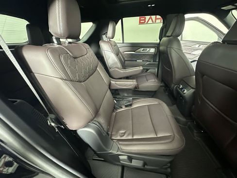 Used 2026 Ford Explorer Platinum w/ LUX Leather Package AWD/4WD image 27