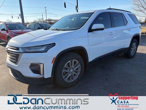 Used 2023 Chevrolet Traverse LT image 1