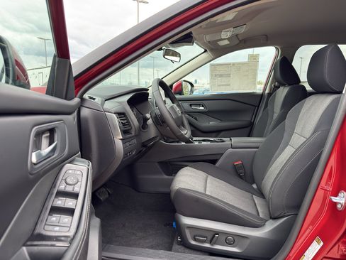 New 2026 Nissan Rogue SV w/ Cold Weather Package AWD/4WD image 11