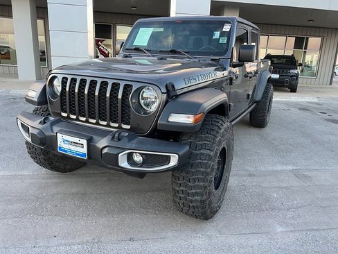 Used 2023 Jeep Gladiator Sport w/ Trailer Tow Package AWD/4WD image 1