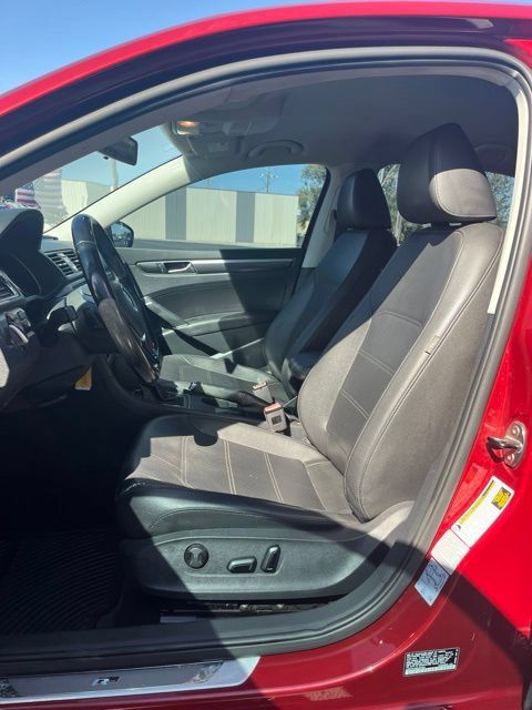 Used 2017 Volkswagen Passat 1.8T R-Line FWD image 29