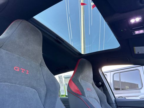 New 2026 Volkswagen GTI SE FWD image 17