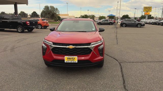 Used 2026 Chevrolet Trax LS FWD image 3